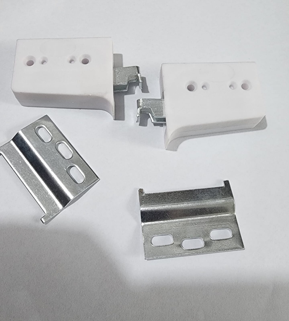 Cabinet Brackets & Fittings